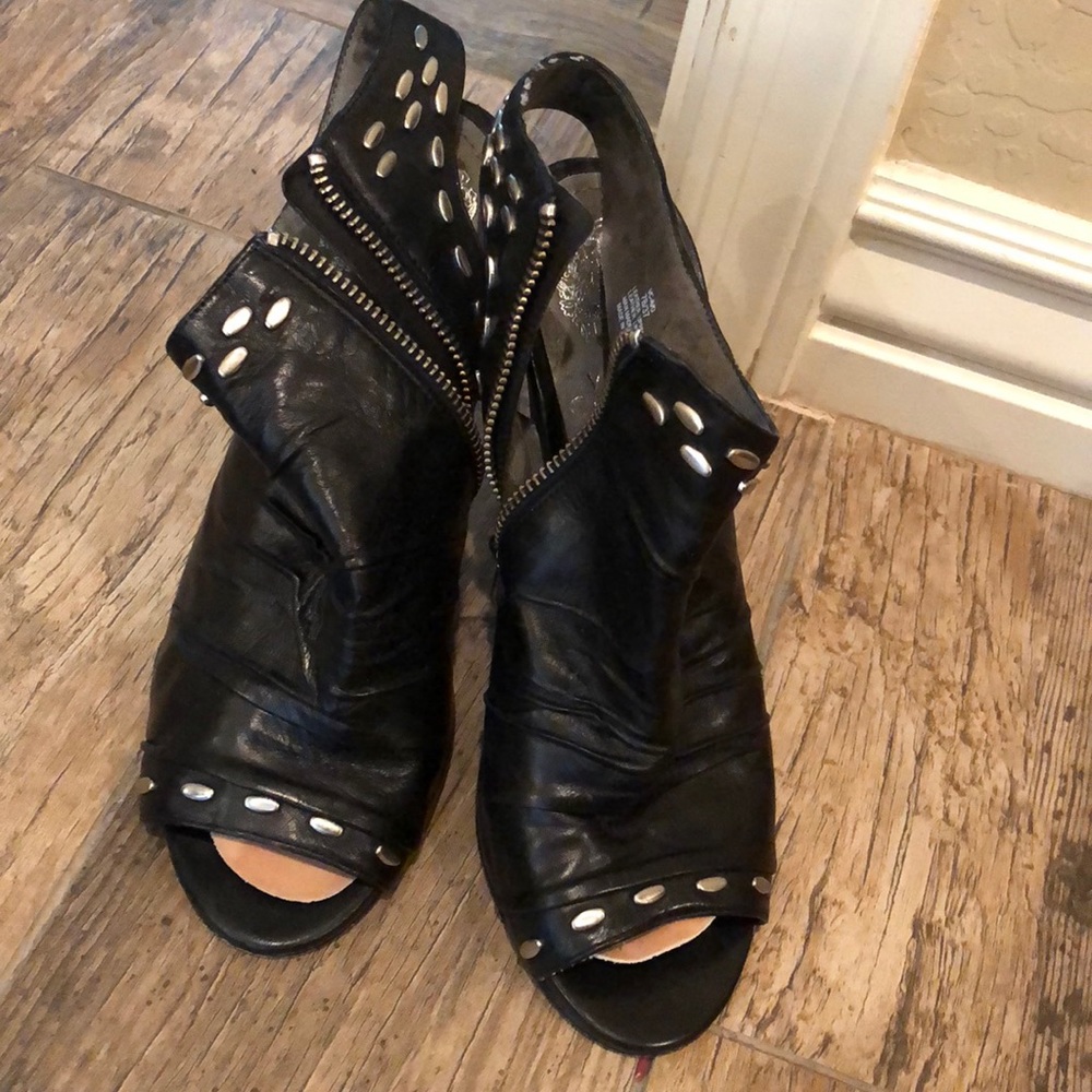 Vince Camuto Heels